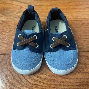 Size 6-12 mo. Infant Boy Boat Shoes.